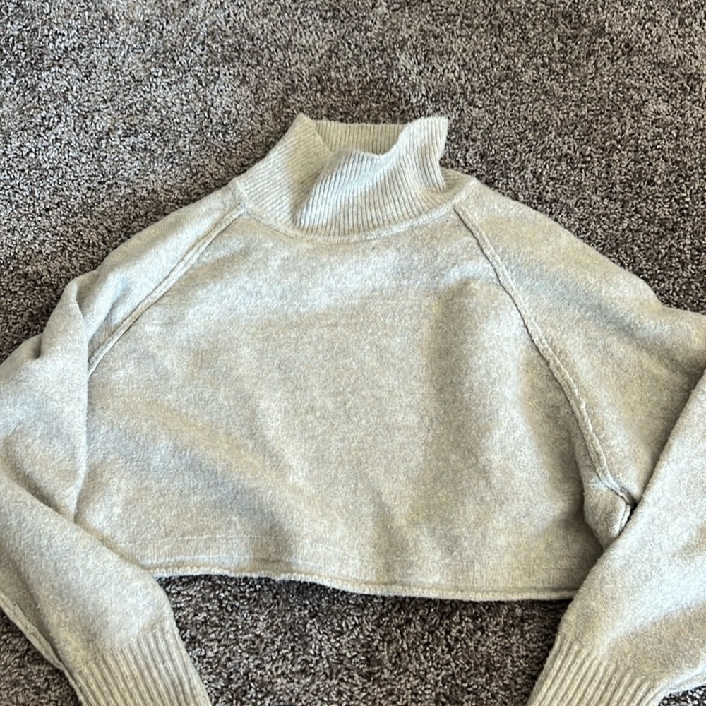 Cozy urban outfitters cropped sweater